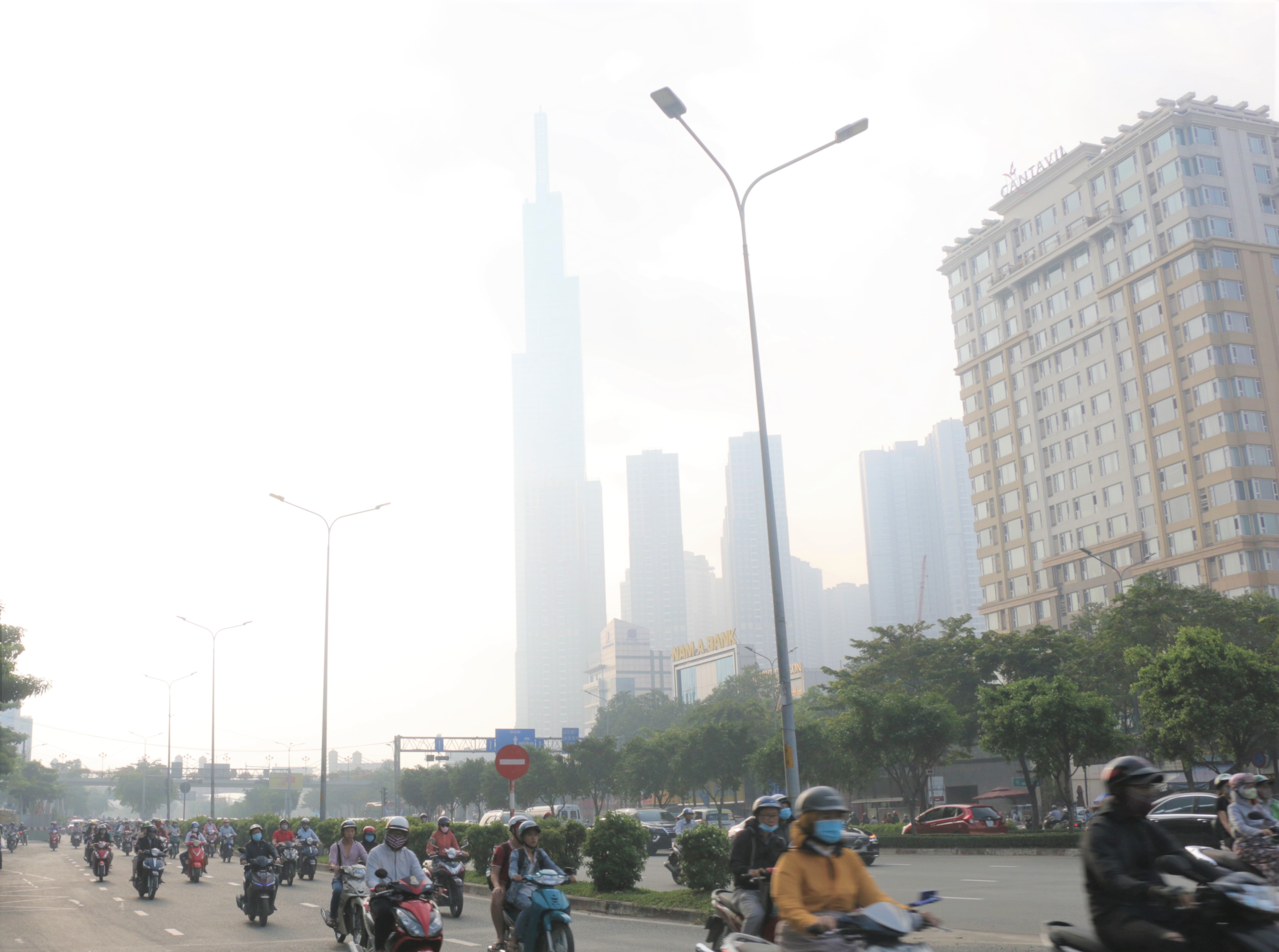 TP.HCM day dac suong mu anh 1