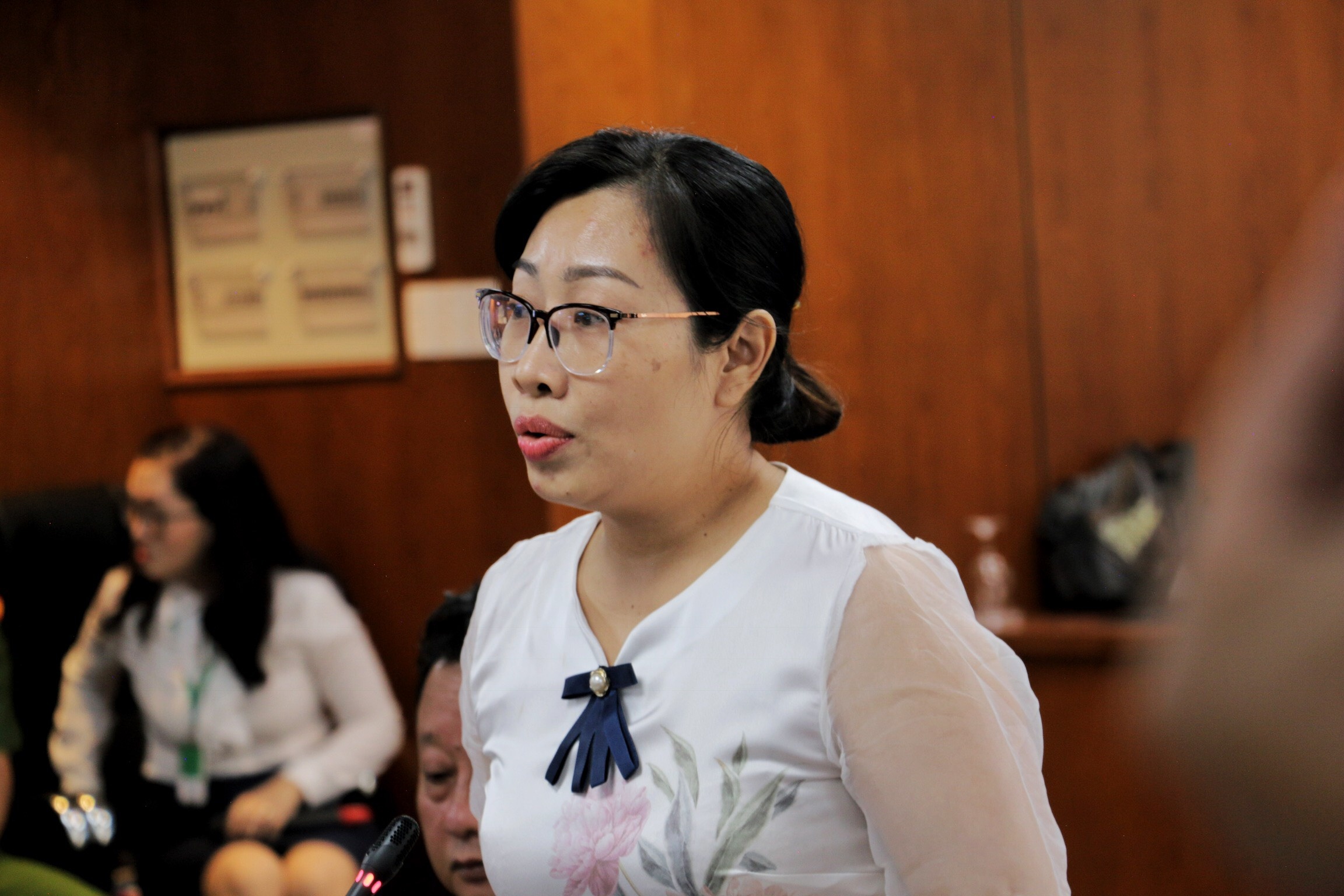 cán bộ trung tâm hỗ trợ xã hội dâm ô ảnh 1 can bo trung tam ho tro xa hoi dam o anh 1