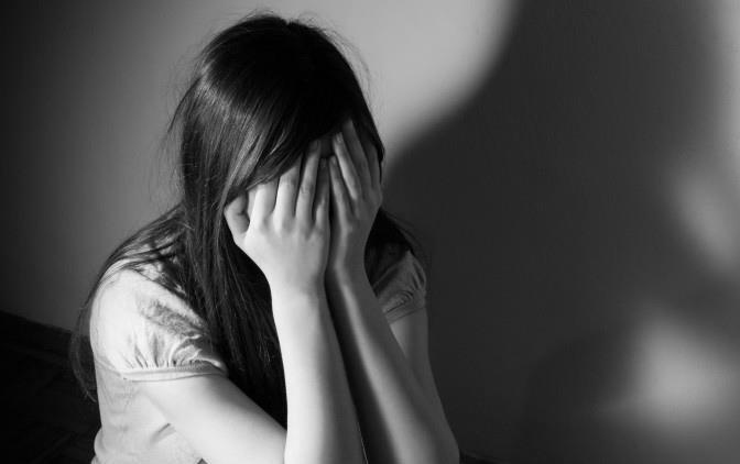 Cong an TP.HCM cu can bo nu lam viec voi co gai to bi hiep dam hinh anh