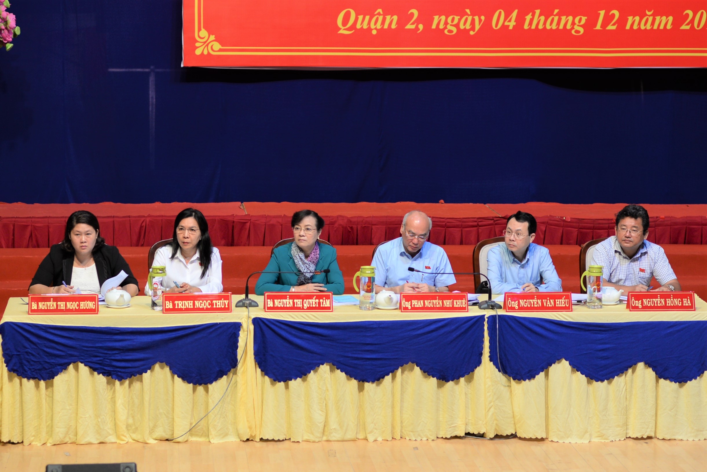 tiep xuc cu tri quan 2 anh 3