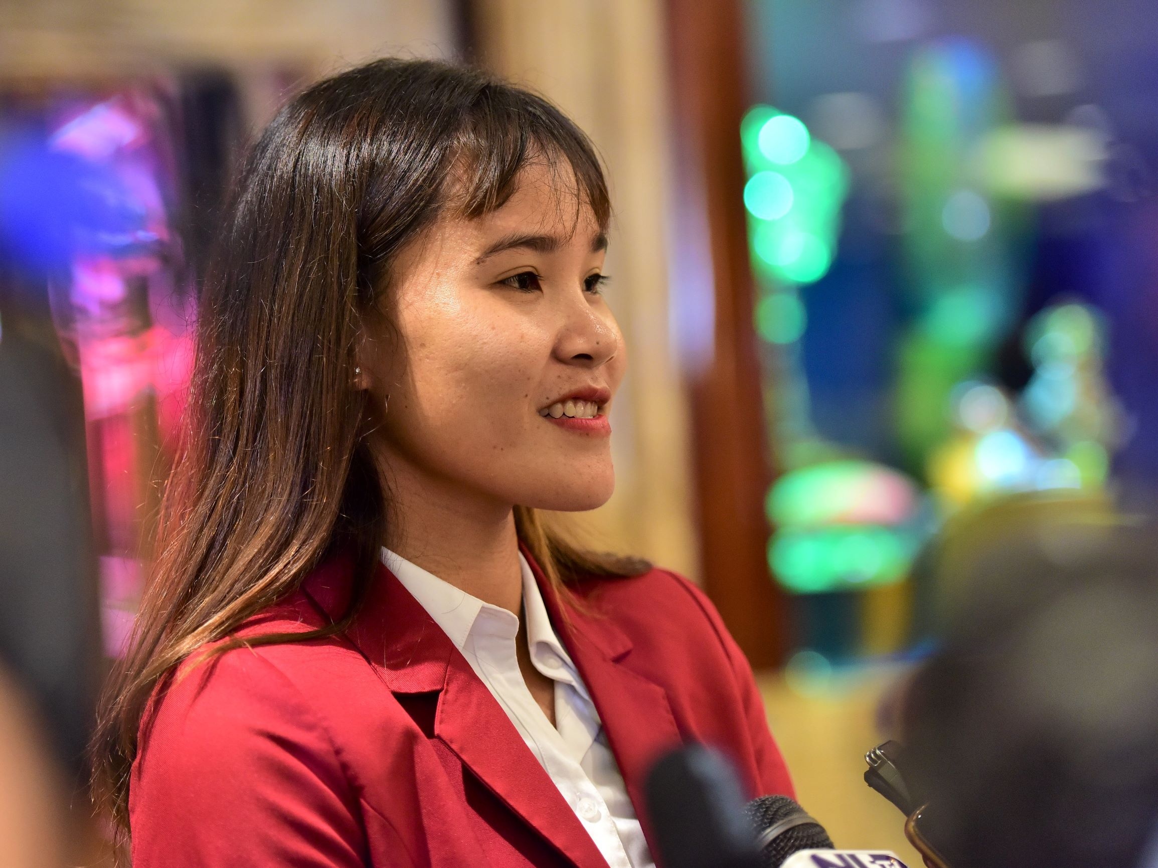 TP.HCM khen thuong doi tuyen bong da nu 1 ty dong hinh anh