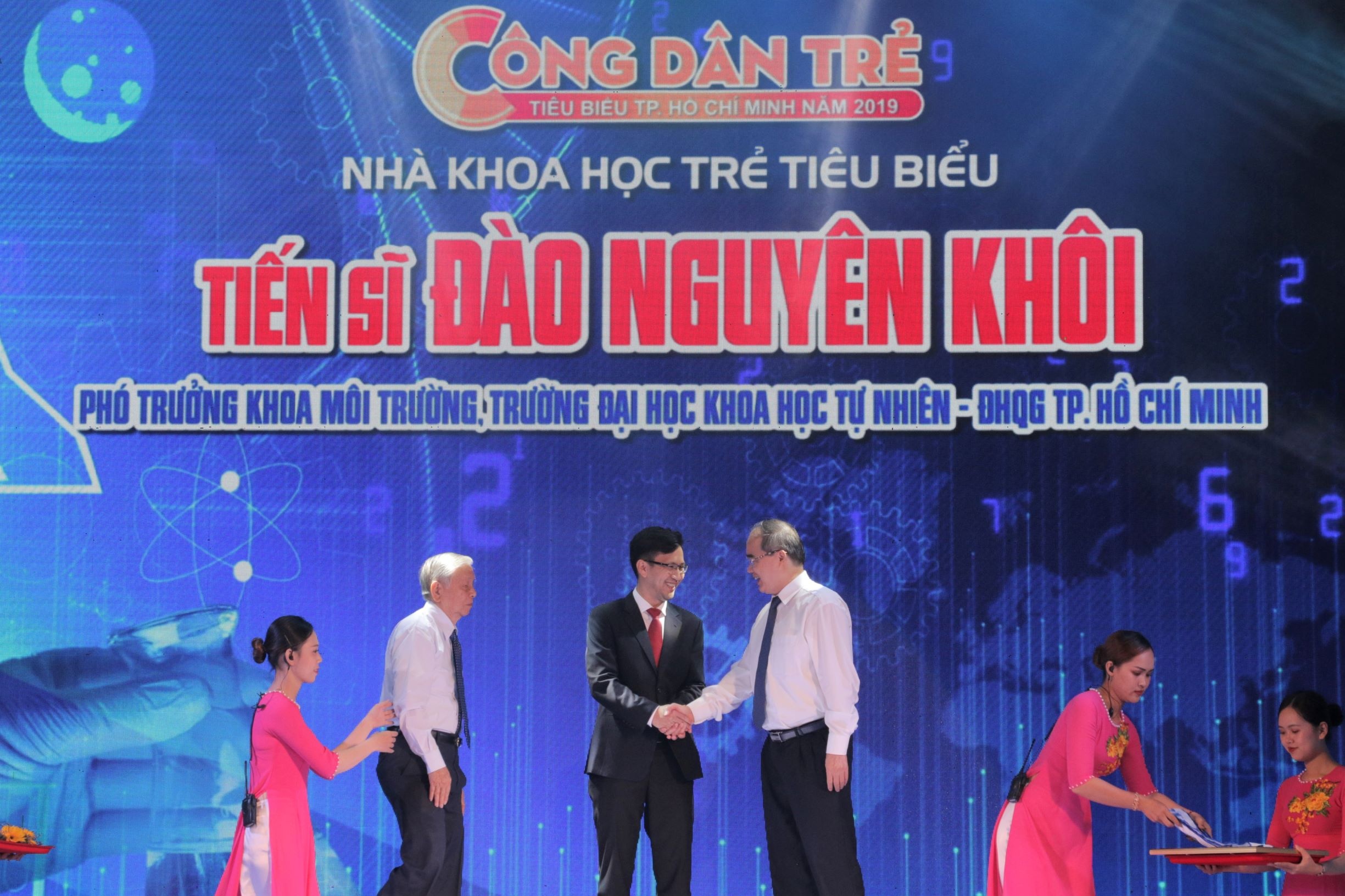 cong dan tre tieu bieu anh 2