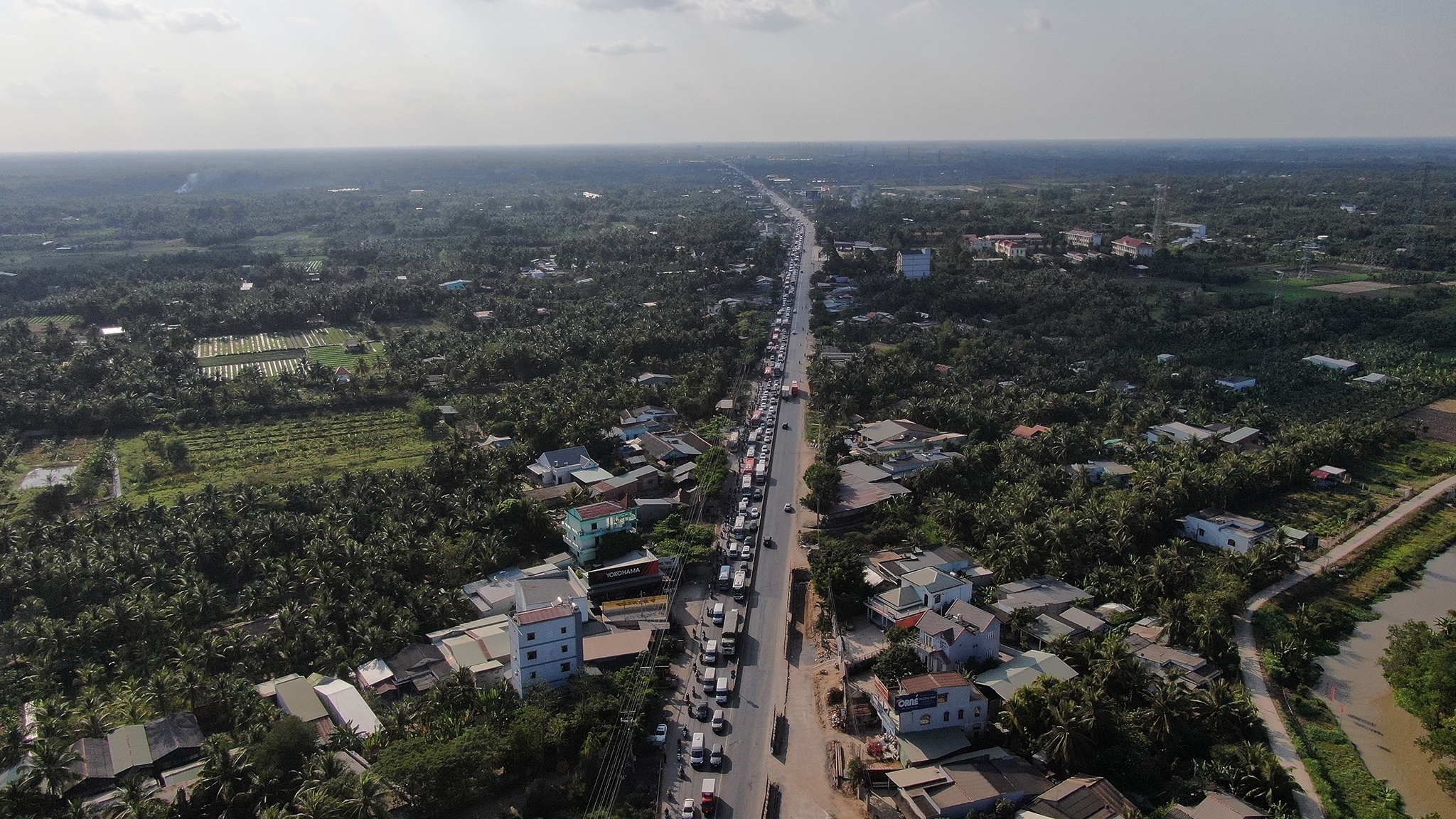 ben xe mien Dong sau Tet anh 2