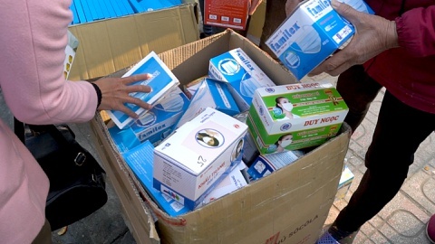 Tam giu 200.000 khau trang chuan bi xuat lau sang Trung Quoc hinh anh