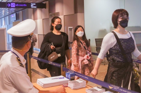 22 nguoi o cung khach san voi Viet kieu nhiem virus corona van bat tam hinh anh