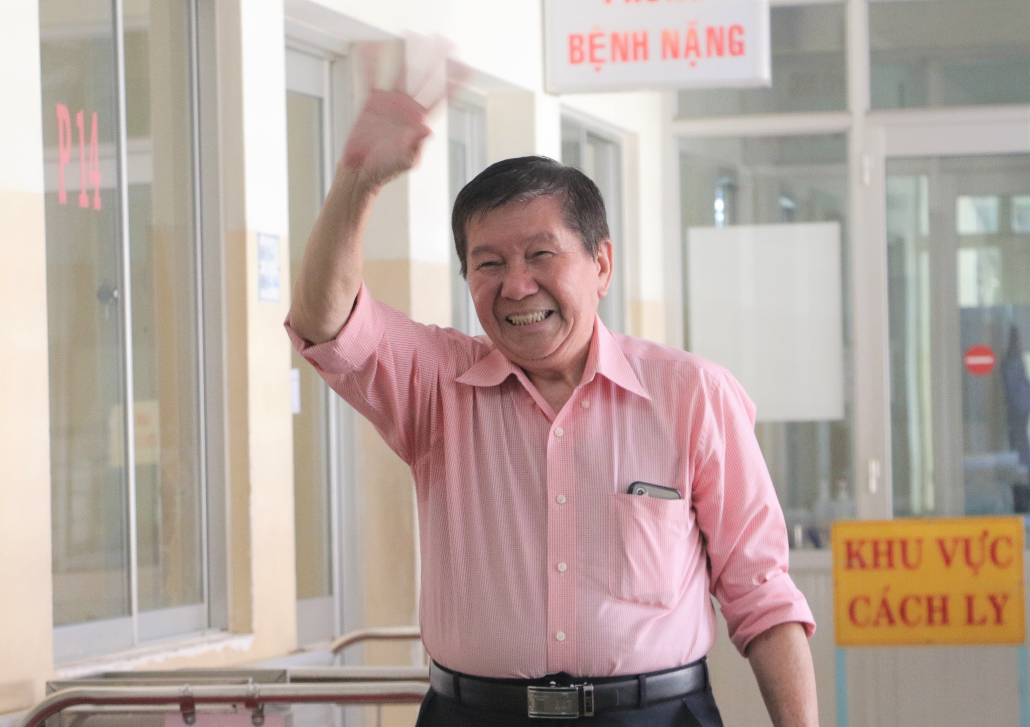 Viet kieu My Ta Kien Hoa: Khong vao vien som, toi da chet vi Covid-19 hinh anh