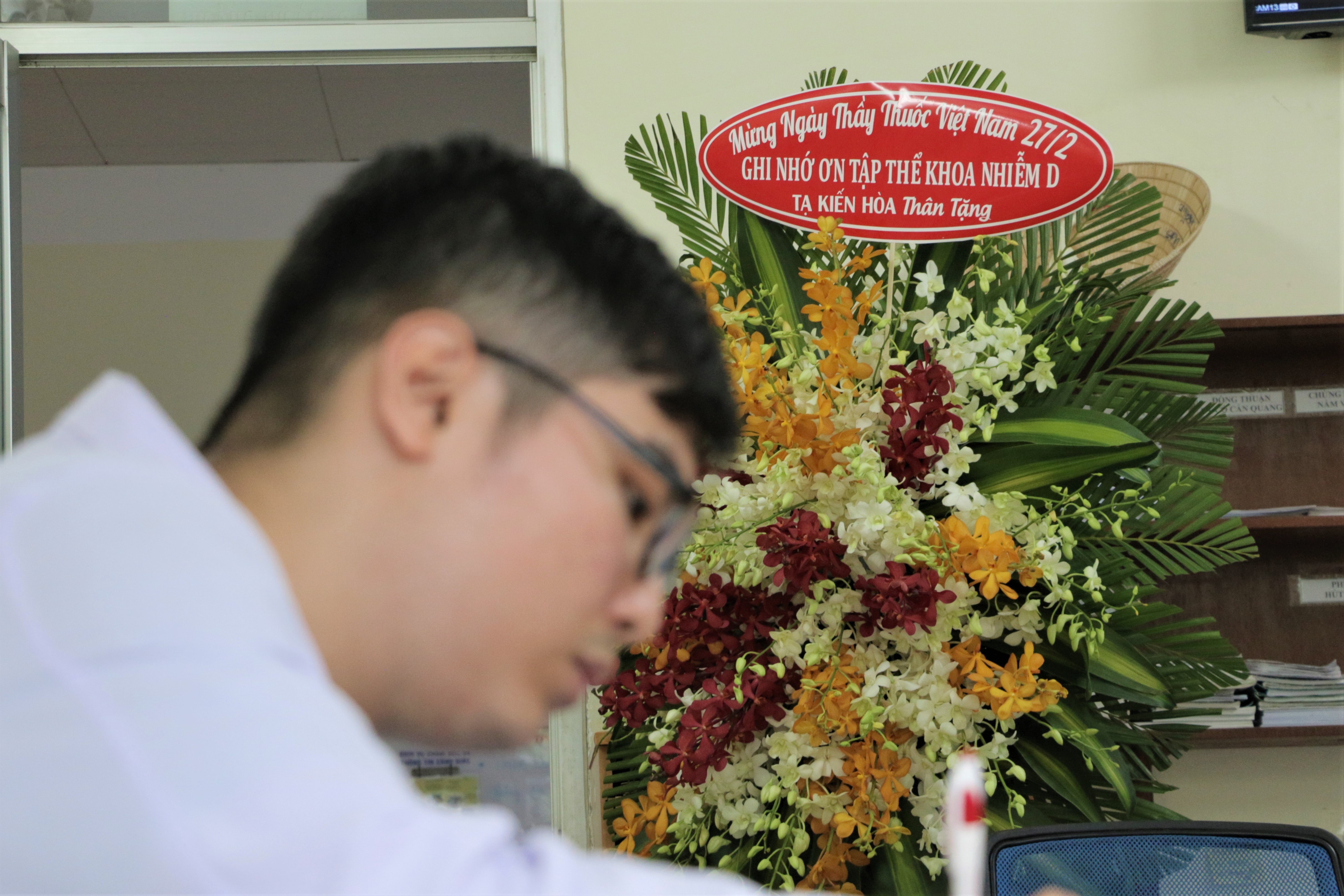 Lang hoa cua benh nhan Covid-19 o Benh vien Benh Nhiet doi hinh anh