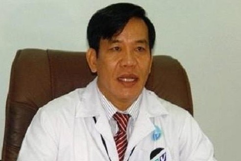 Giam doc benh vien gom khau trang ban: 'Toi chi muon lam tu thien' hinh anh