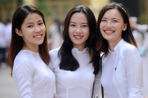 Hoc sinh lop 12 TP.HCM nghi den het ngay 15/3 hinh anh