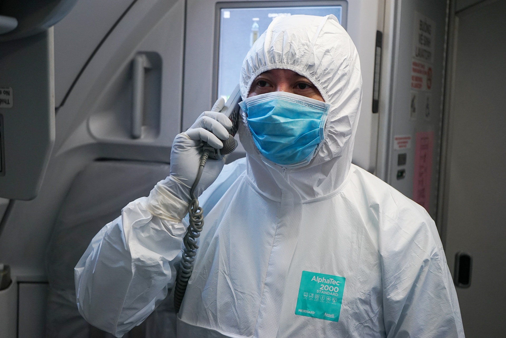 Phi hanh doan dua benh nhan thu 32 ve nuoc co bi cach ly? hinh anh