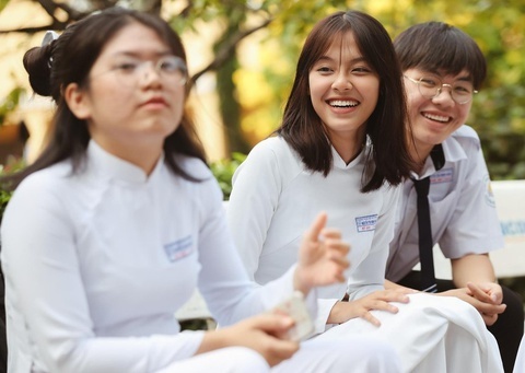 TP.HCM de nghi phat khau trang cho 1,4 trieu giao vien, hoc sinh hinh anh