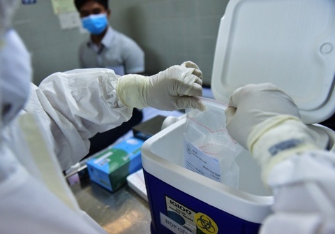 Khach tren chuyen bay VN50 ve Tan Son Nhat am tinh voi Covid-19 hinh anh