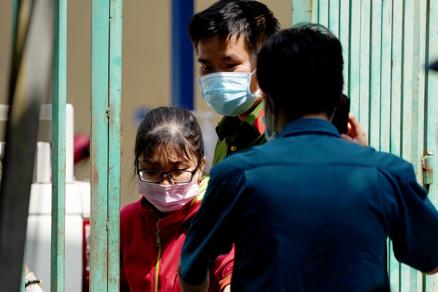 Han che ra vao chung cu Hoa Binh, noi benh nhan thu 48 sinh song hinh anh