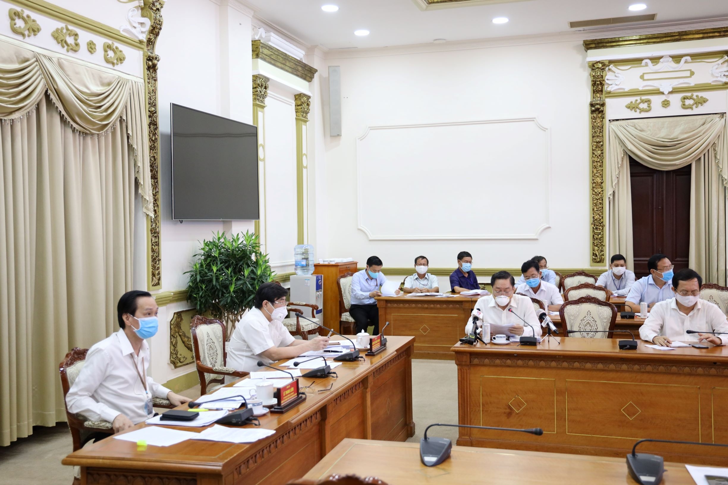 cuoc chien chong dich Covid-19 anh 1