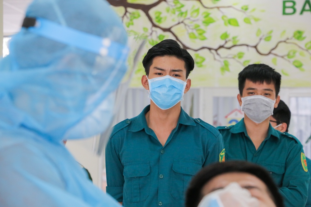 chien si tuyen dau chong dich anh 7