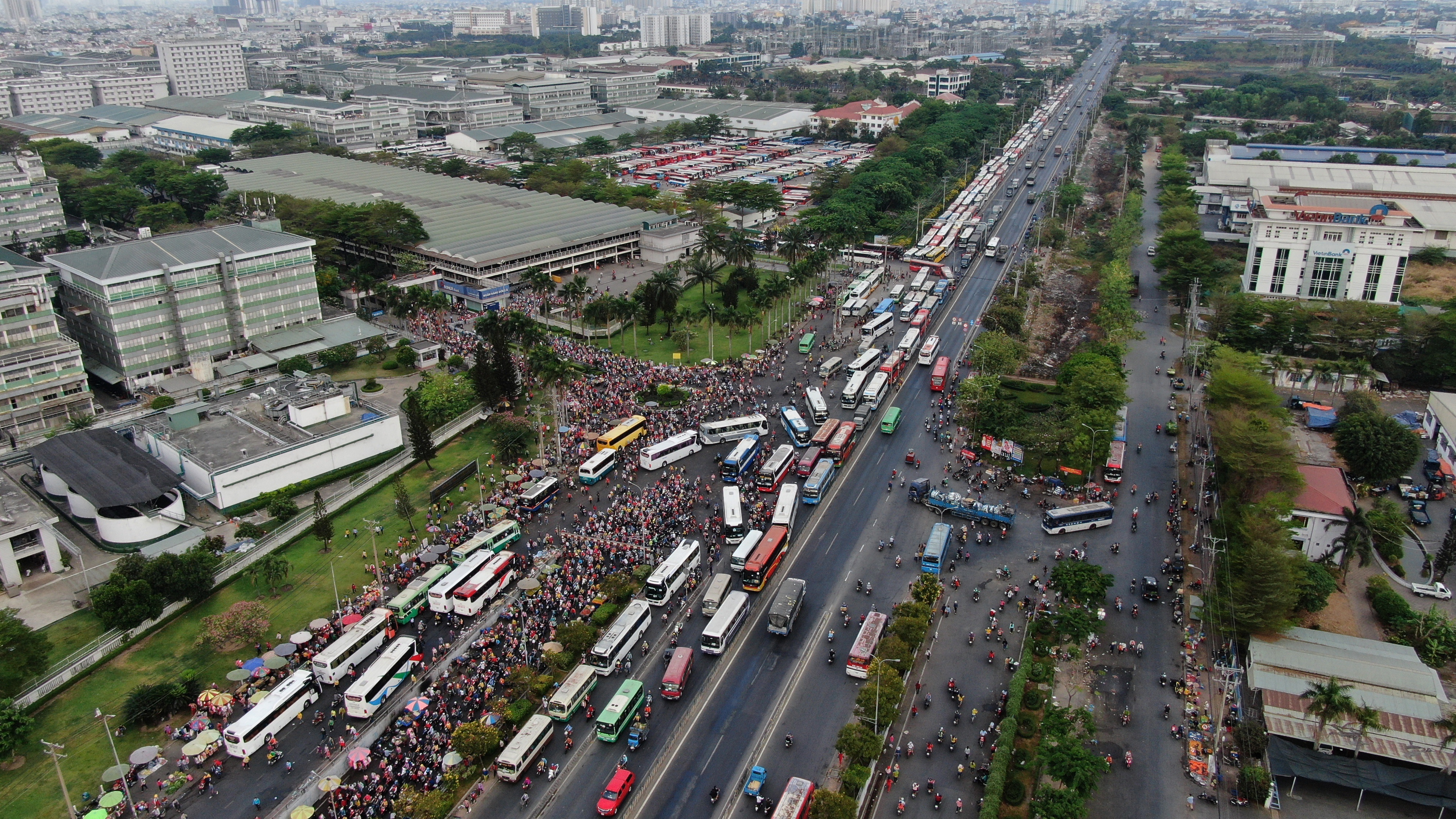 cuoc chien chong dich Covid-19 anh 1