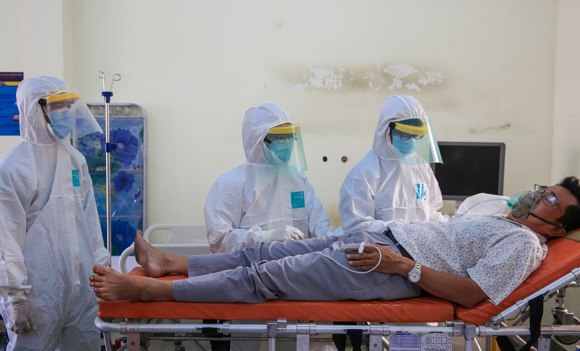 cuoc chien chong Covid-19 anh 1