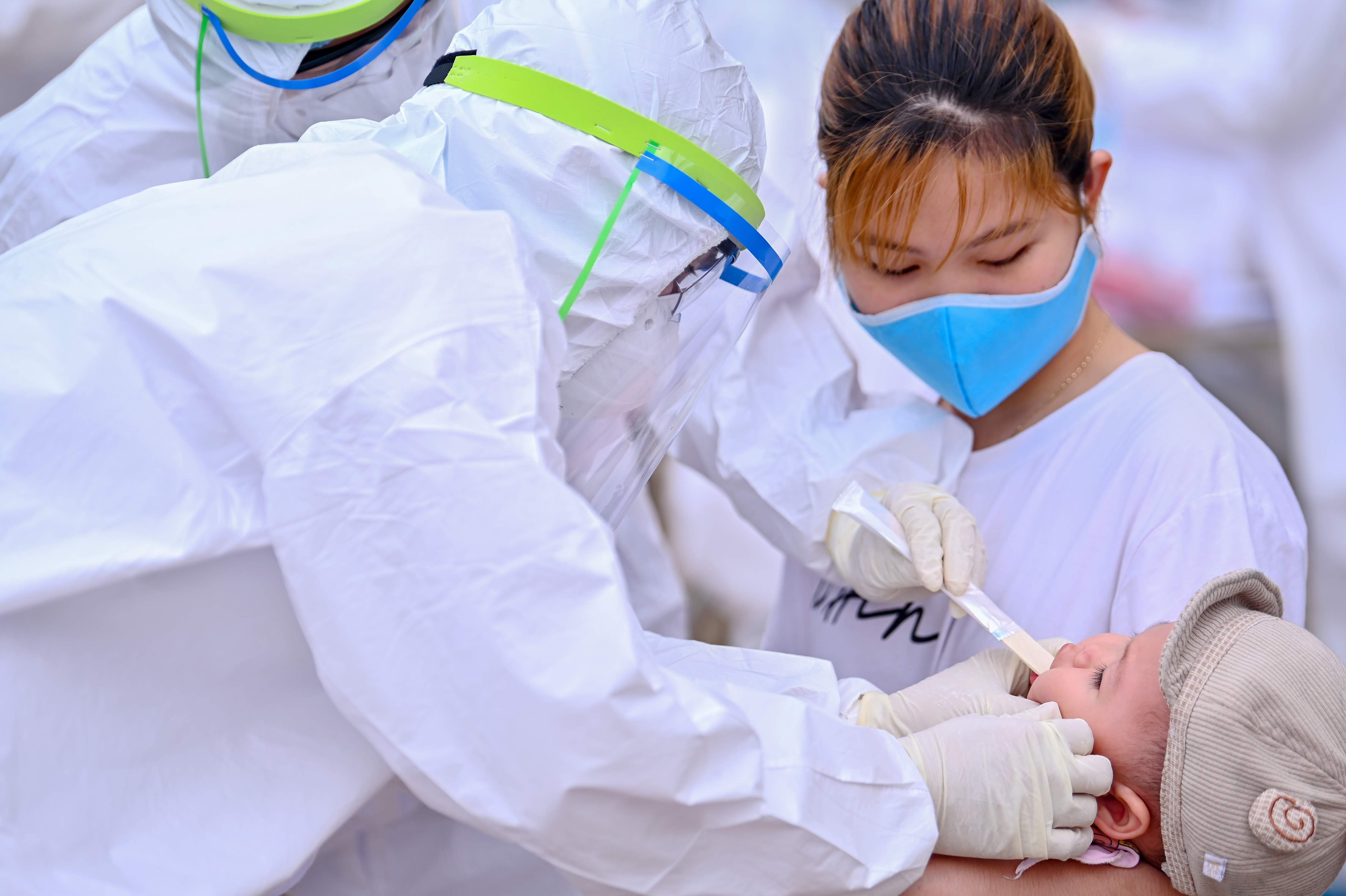 cuoc chien chong dich Covid-19 anh 2