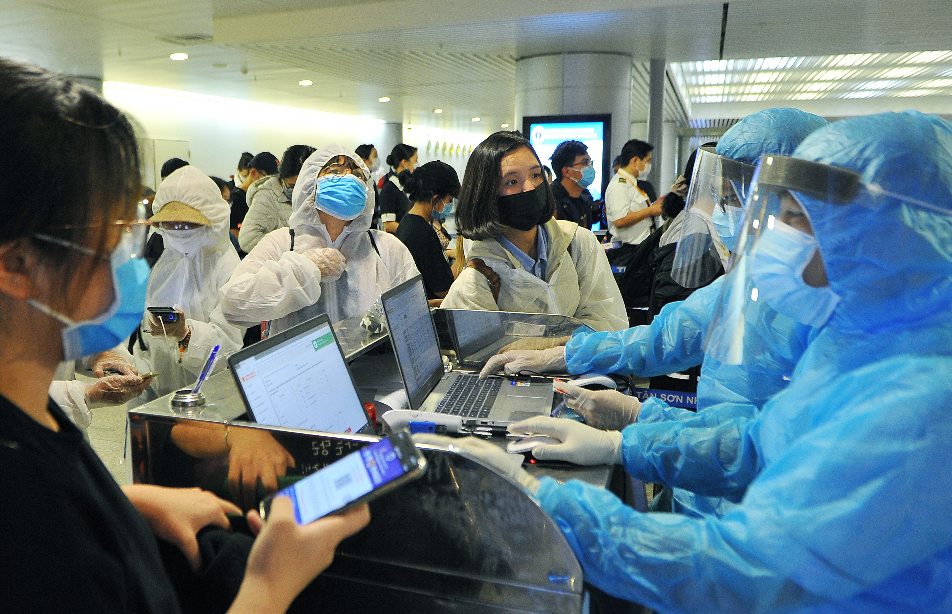 Bi thu TP.HCM canh bao 3 nguy co lay nhiem anh 1