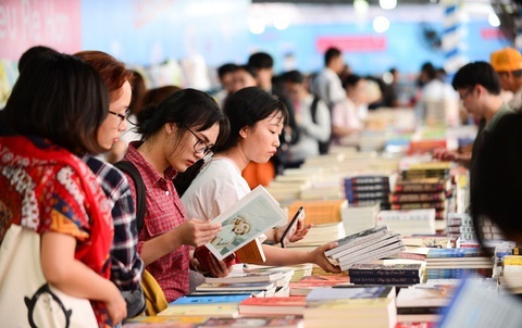 Duong sach TP.HCM hoat dong lai tu hom nay hinh anh