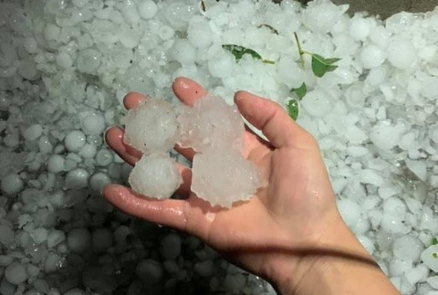 Vi sao TP.HCM mua da giua ngay nang nong? hinh anh