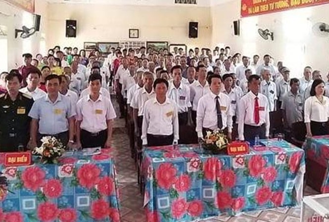 Khai tru Dang, dinh chi cong tac can bo xa gian lan ket qua bau cu hinh anh