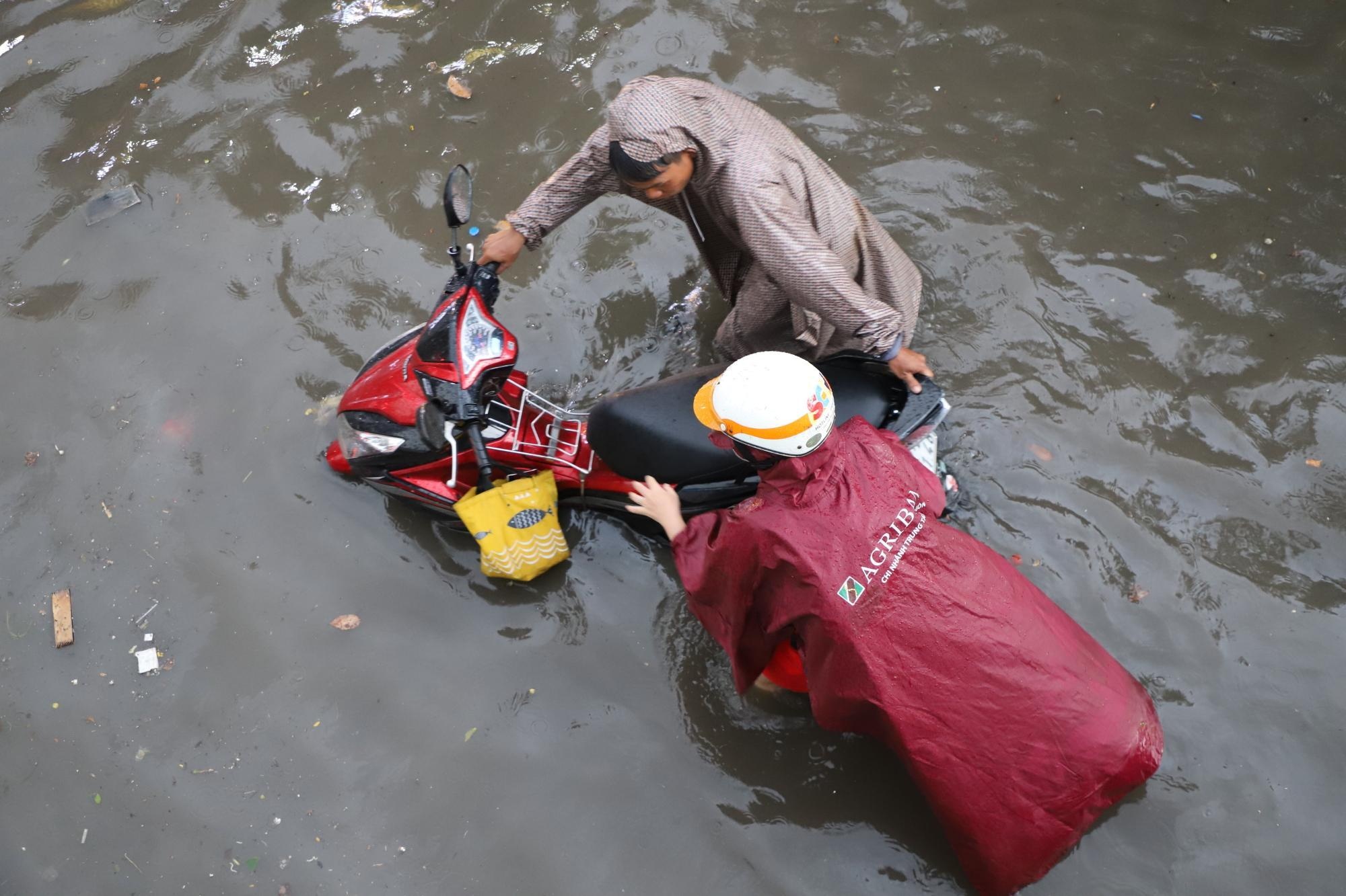 mua lon TP.HCM anh 1