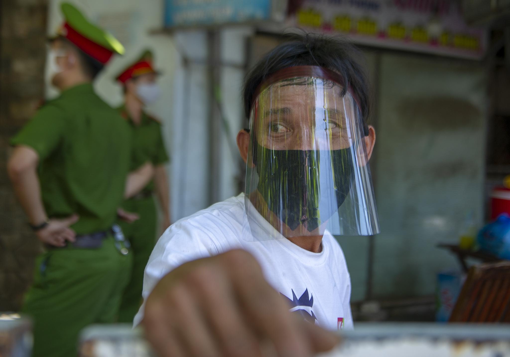 cach ly toan xa hoi Da Nang anh 8