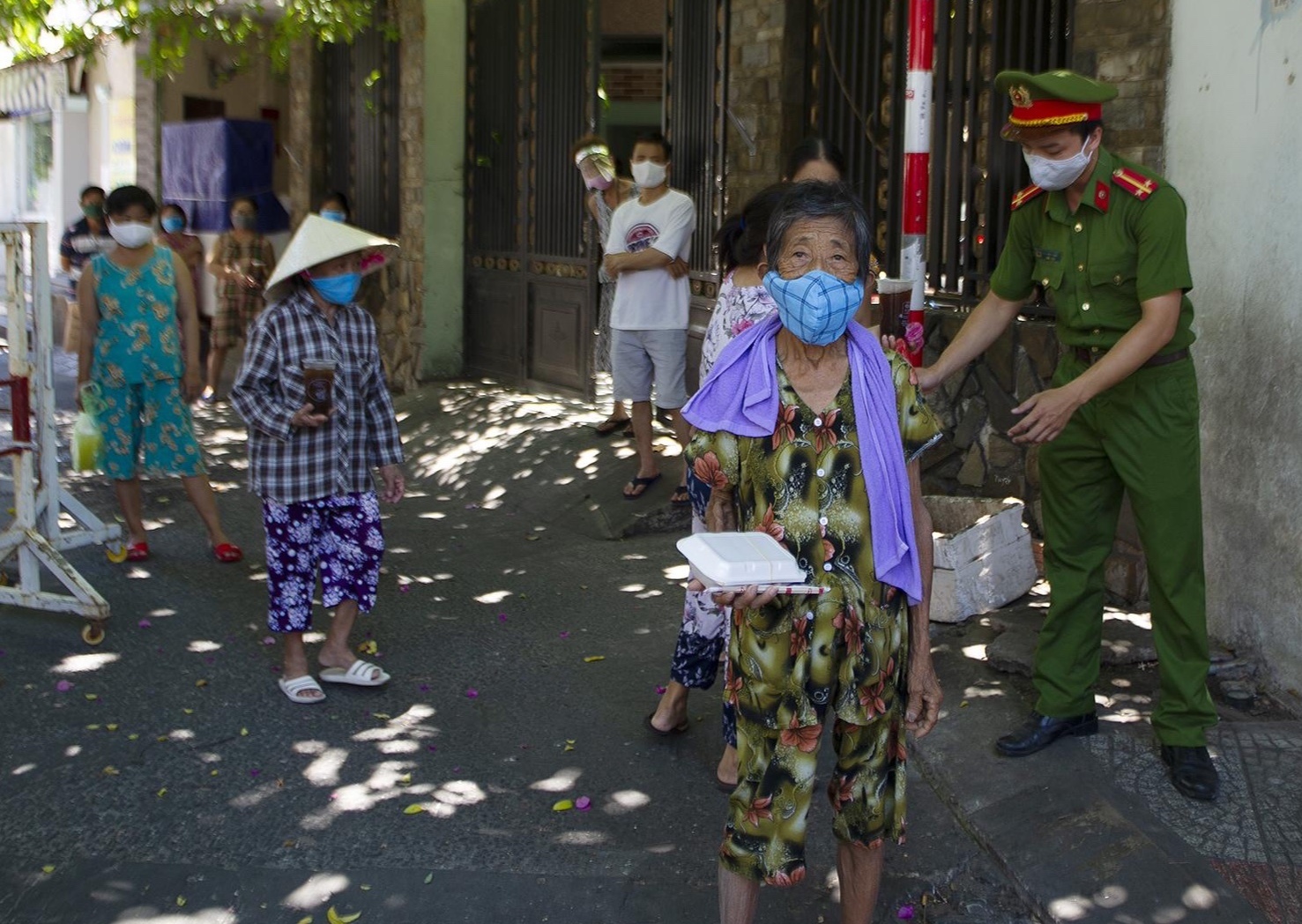 cach ly toan xa hoi Da Nang anh 7