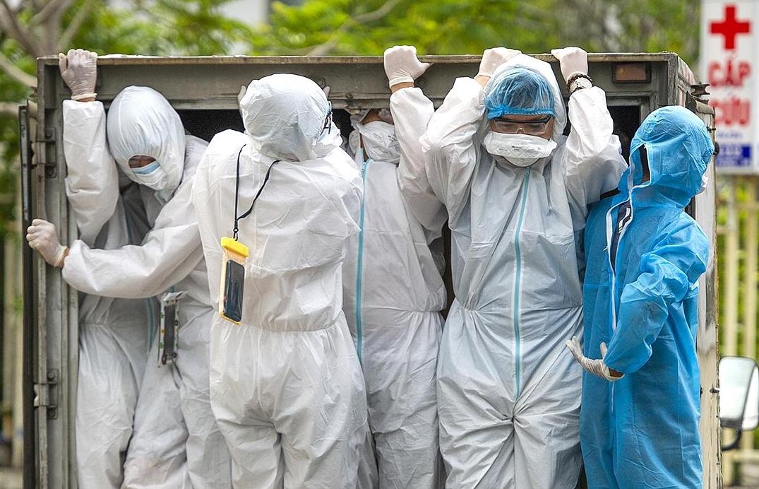 Dai gia dinh 22 nguoi mac ket giua tam dich Da Nang hinh anh