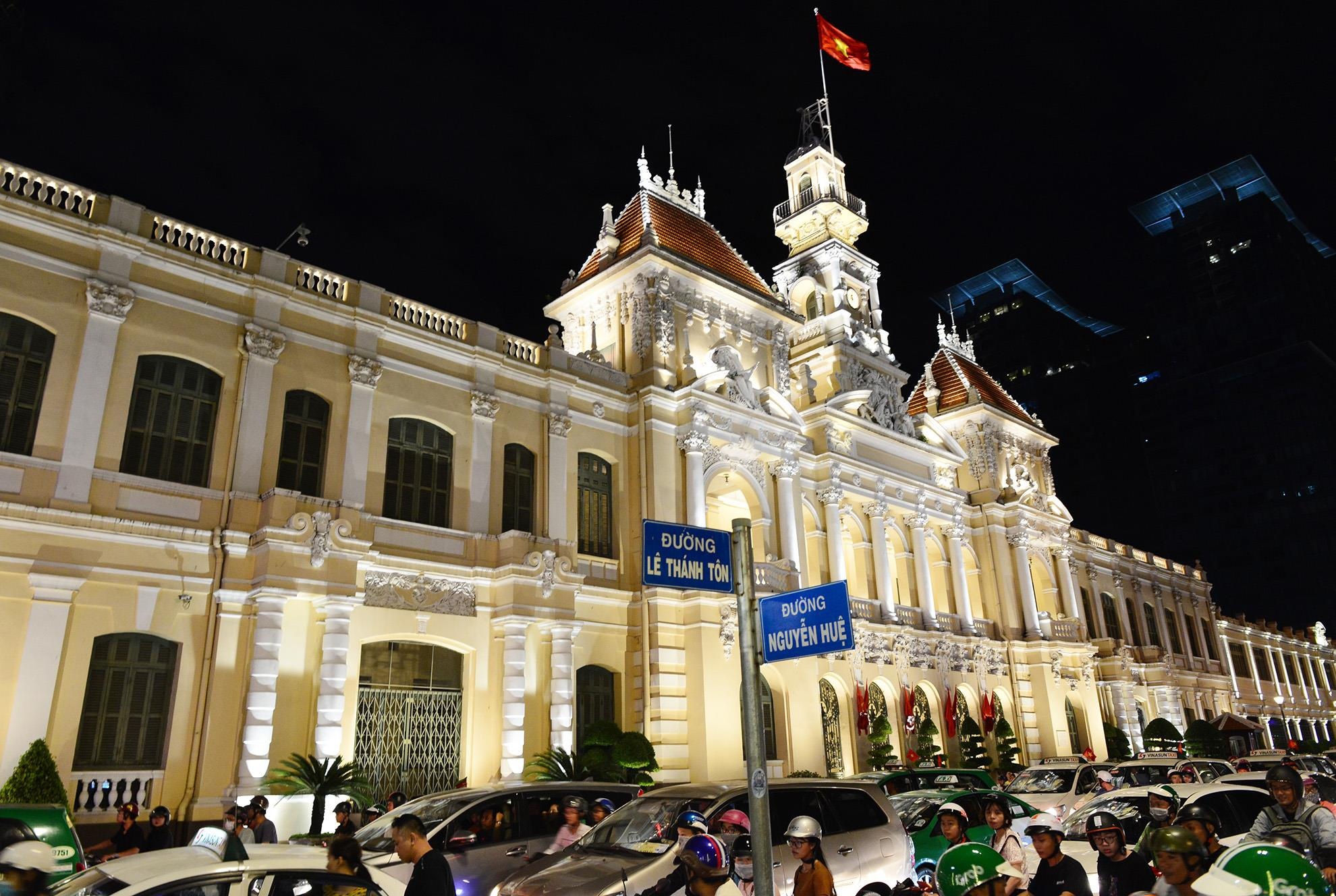 mo rong tuyen pho di bo TP.HCM anh 2