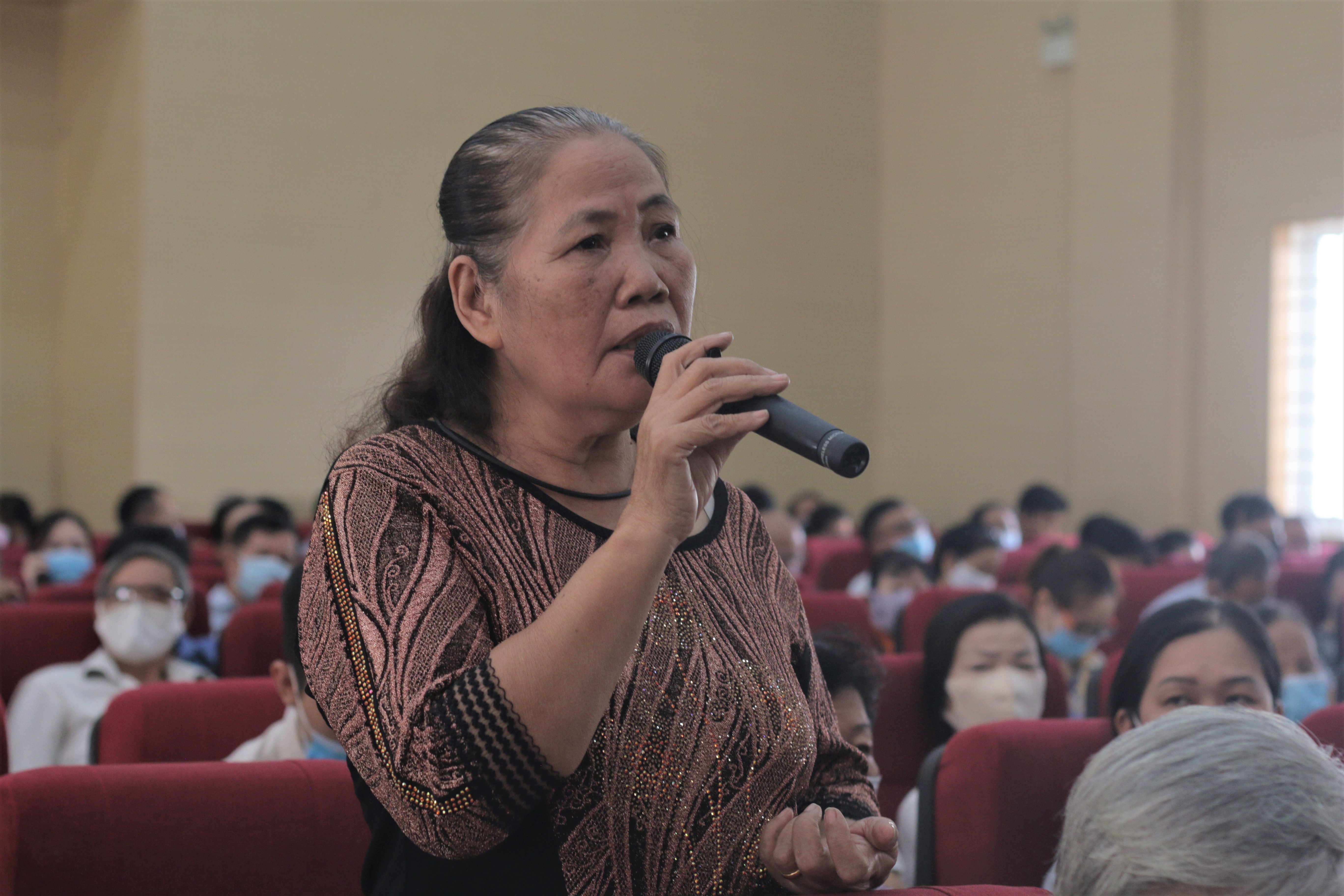 dai bieu Quoc hoi tiep xuc cu tri TP.HCM anh 1