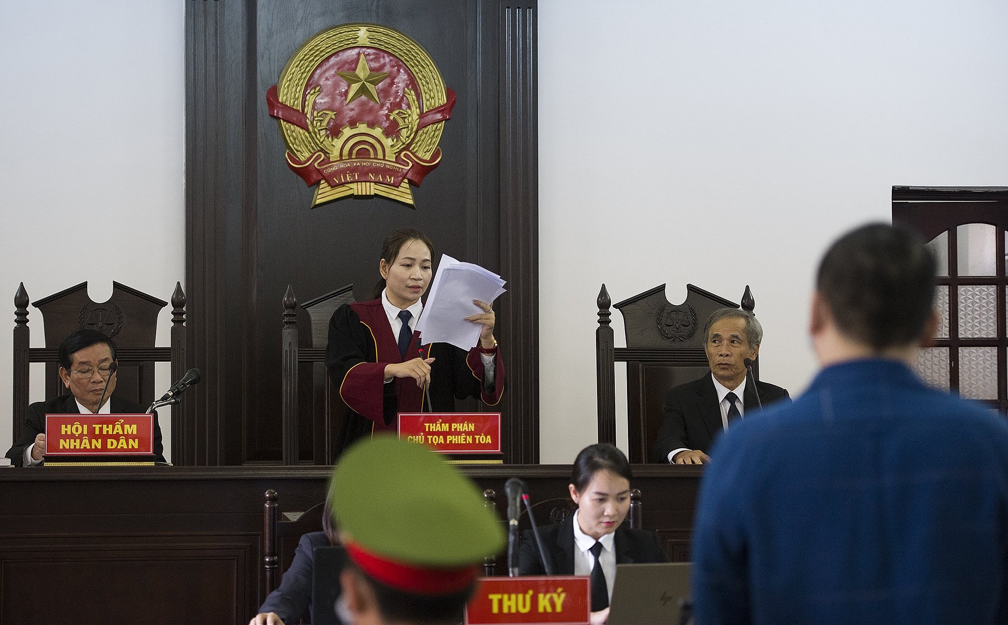 nu tiep vien hang khong bi Mercedes tong anh 11