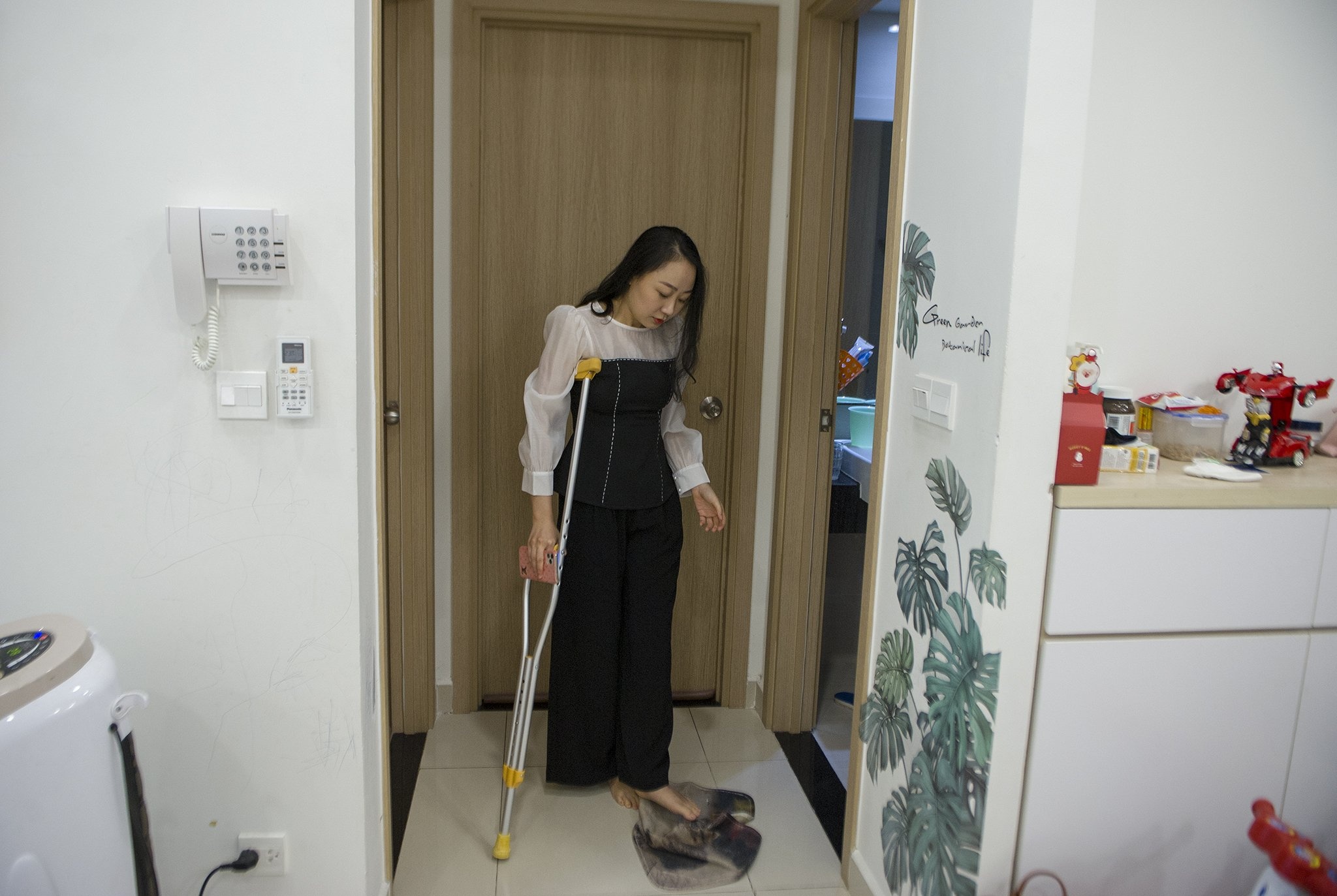 nu tiep vien hang khong bi Mercedes tong anh 7