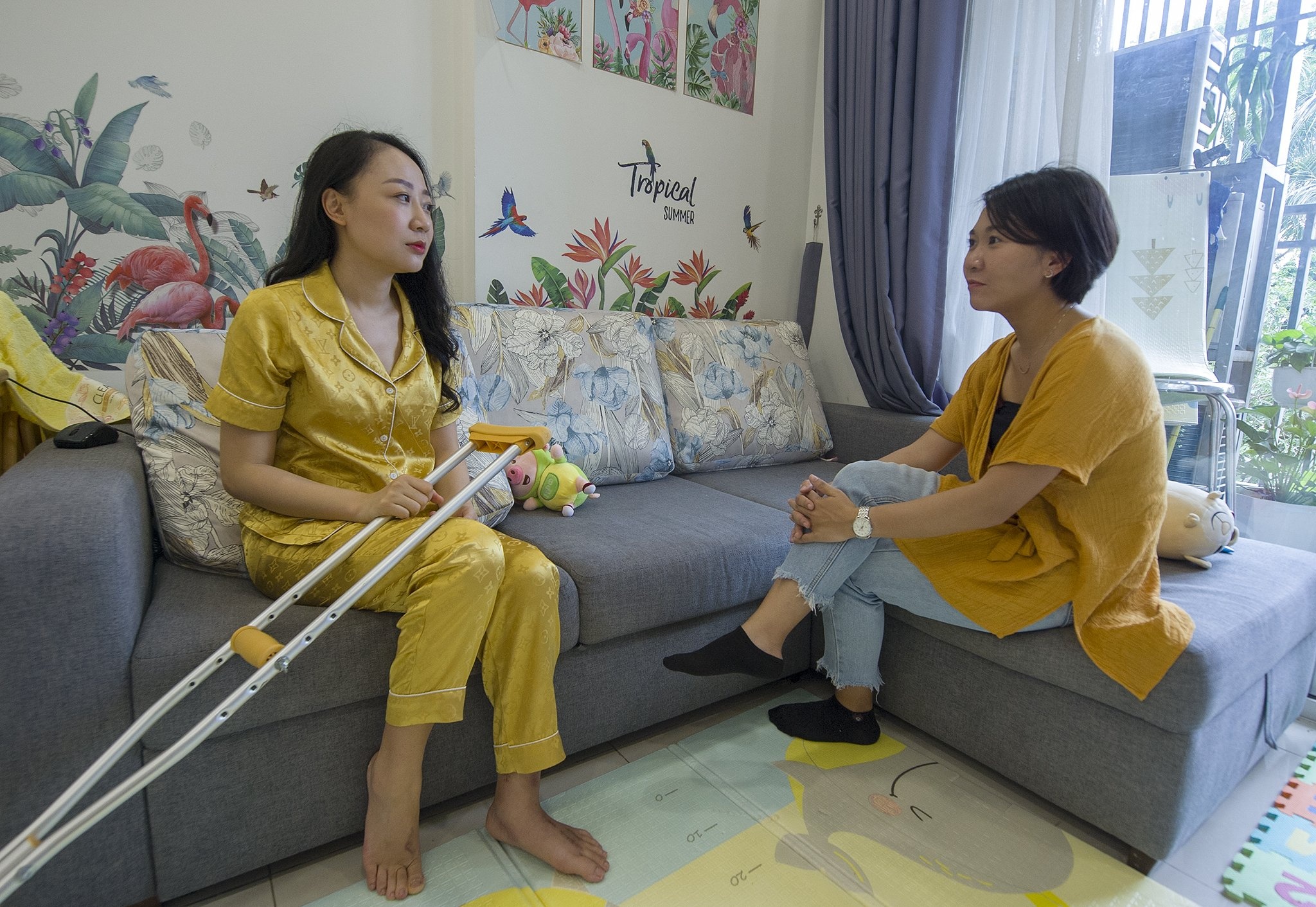 nu tiep vien hang khong bi Mercedes tong anh 3