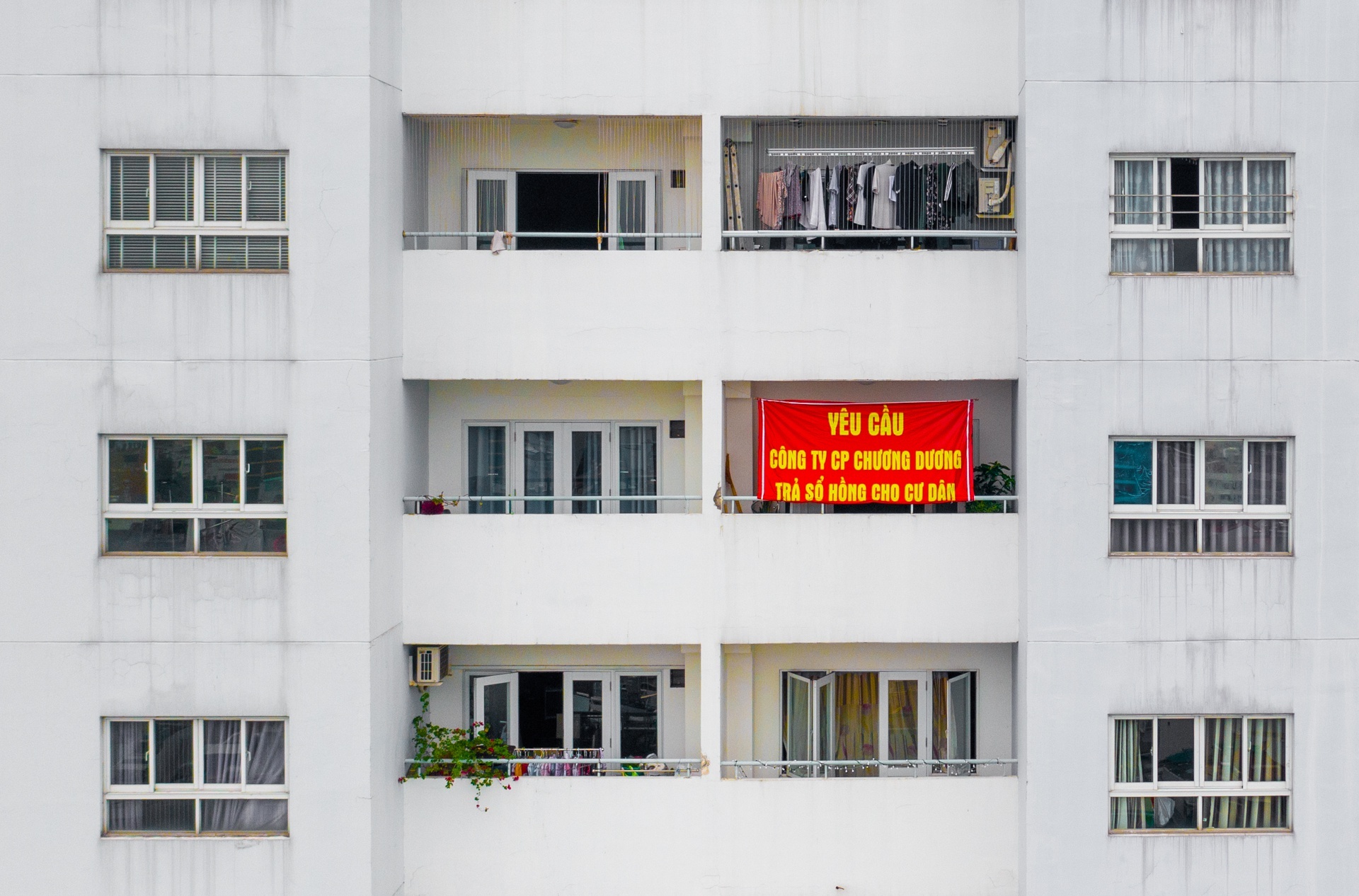 Vi sao TP.HCM cham cap giay chung nhan cho nguoi mua nha? hinh anh