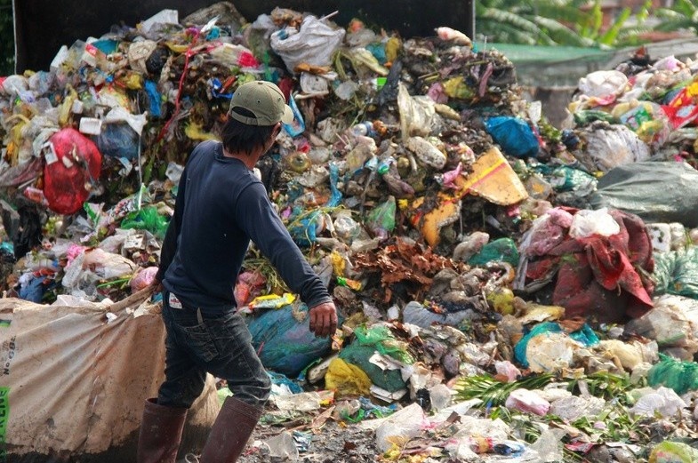 Vi pham keo dai tai 2 cong ty xu ly rac o TP.HCM hinh anh