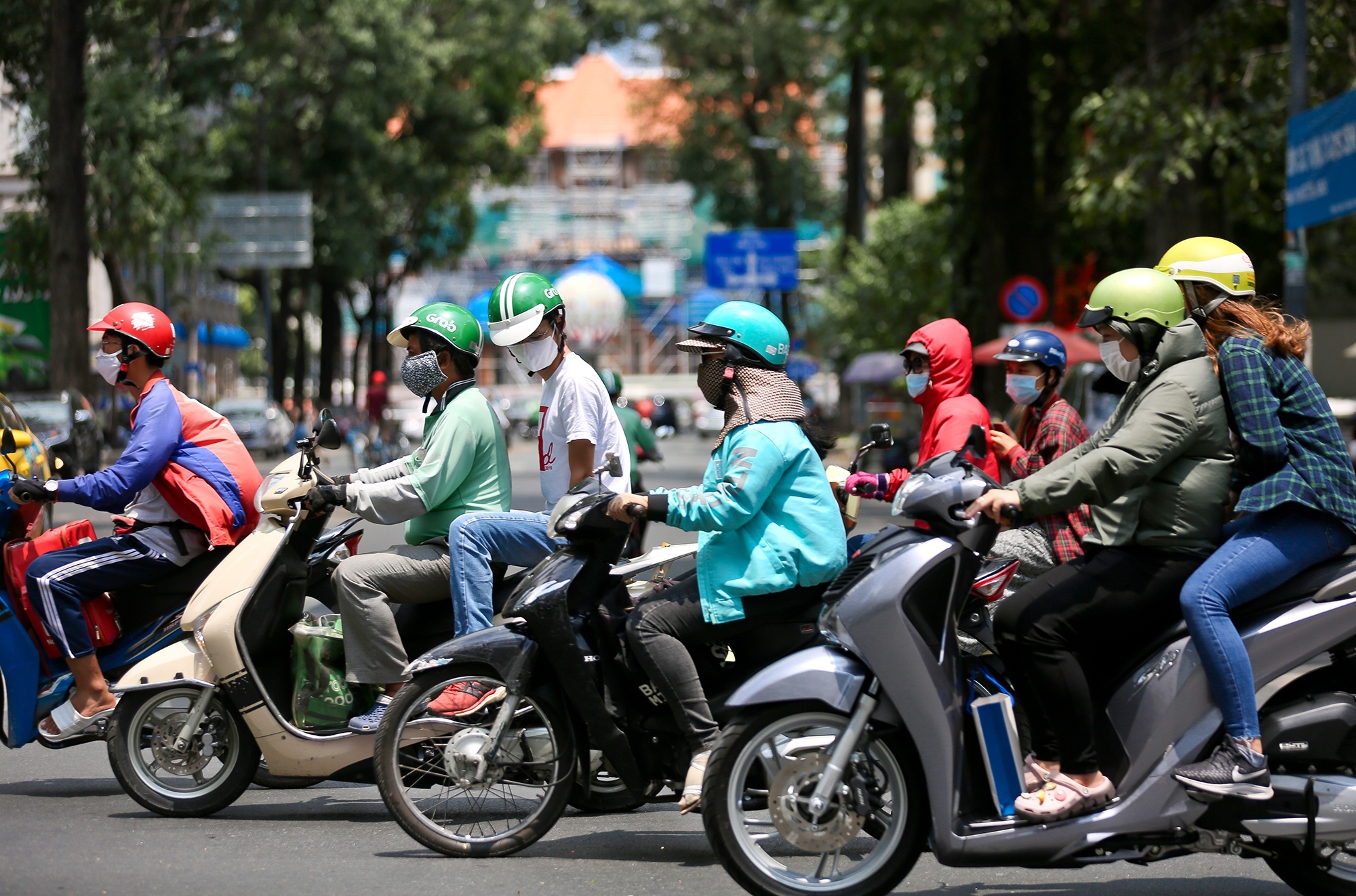 Du bao thoi tiet TP.HCM anh 1