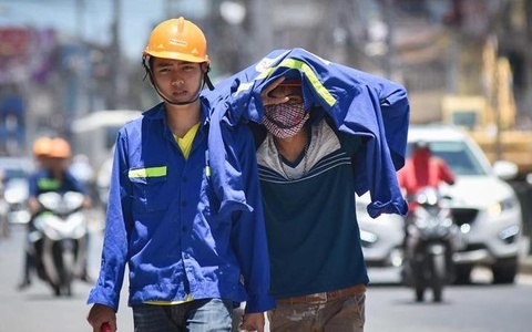 Tia cuc tim dat cuc dai 3 ngay lien tiep tai TP.HCM hinh anh