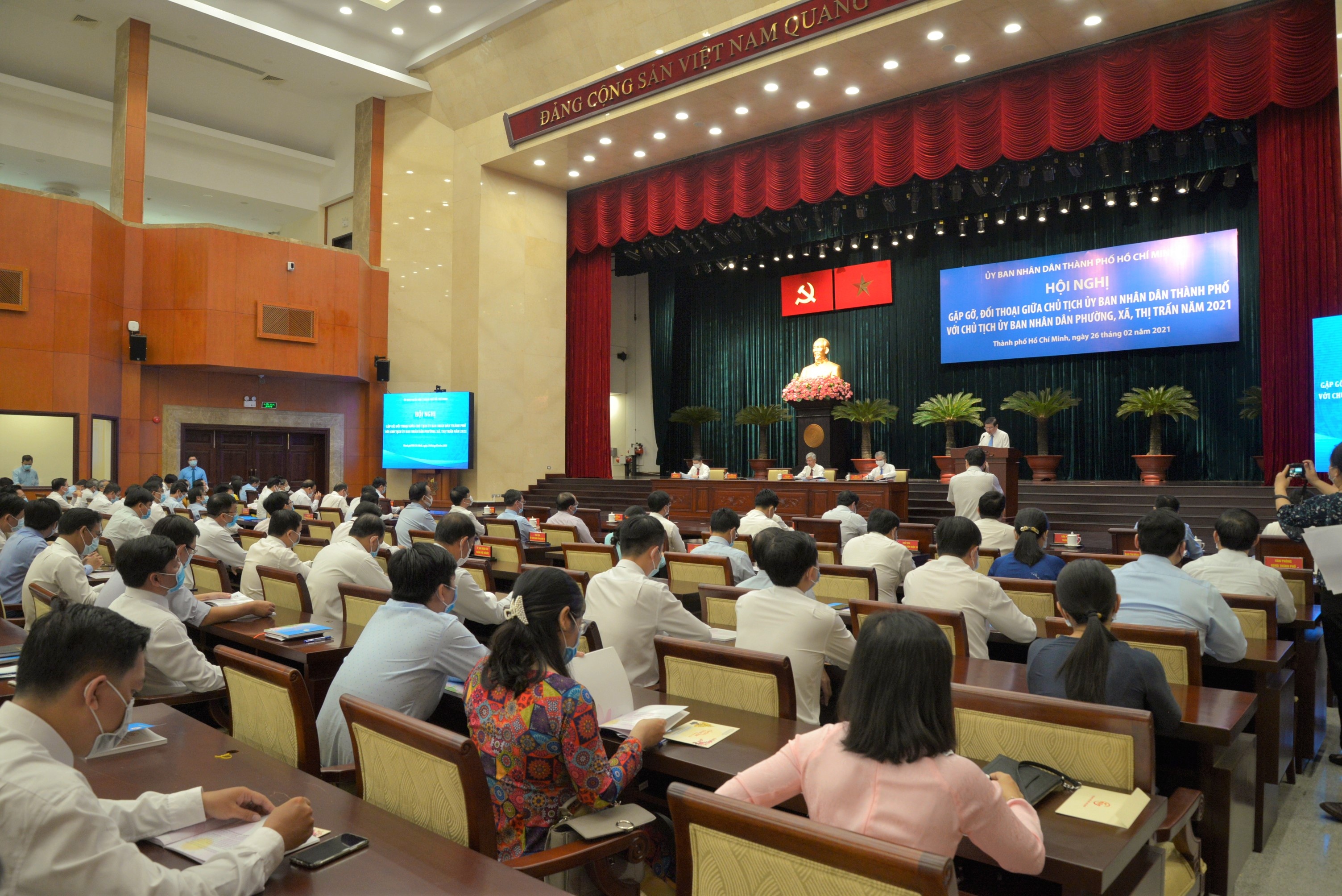 thieu can bo tai TP.HCM anh 1