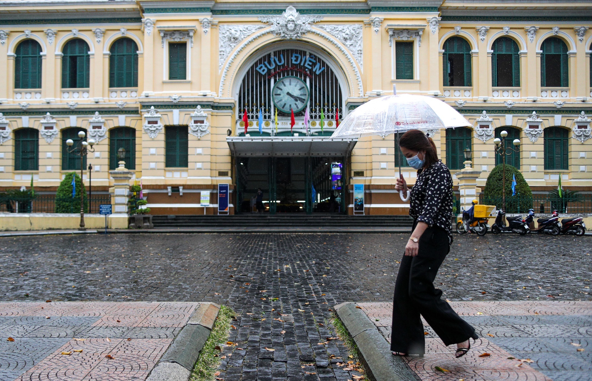 TP.HCM va Nam Bo co mua rao anh 1