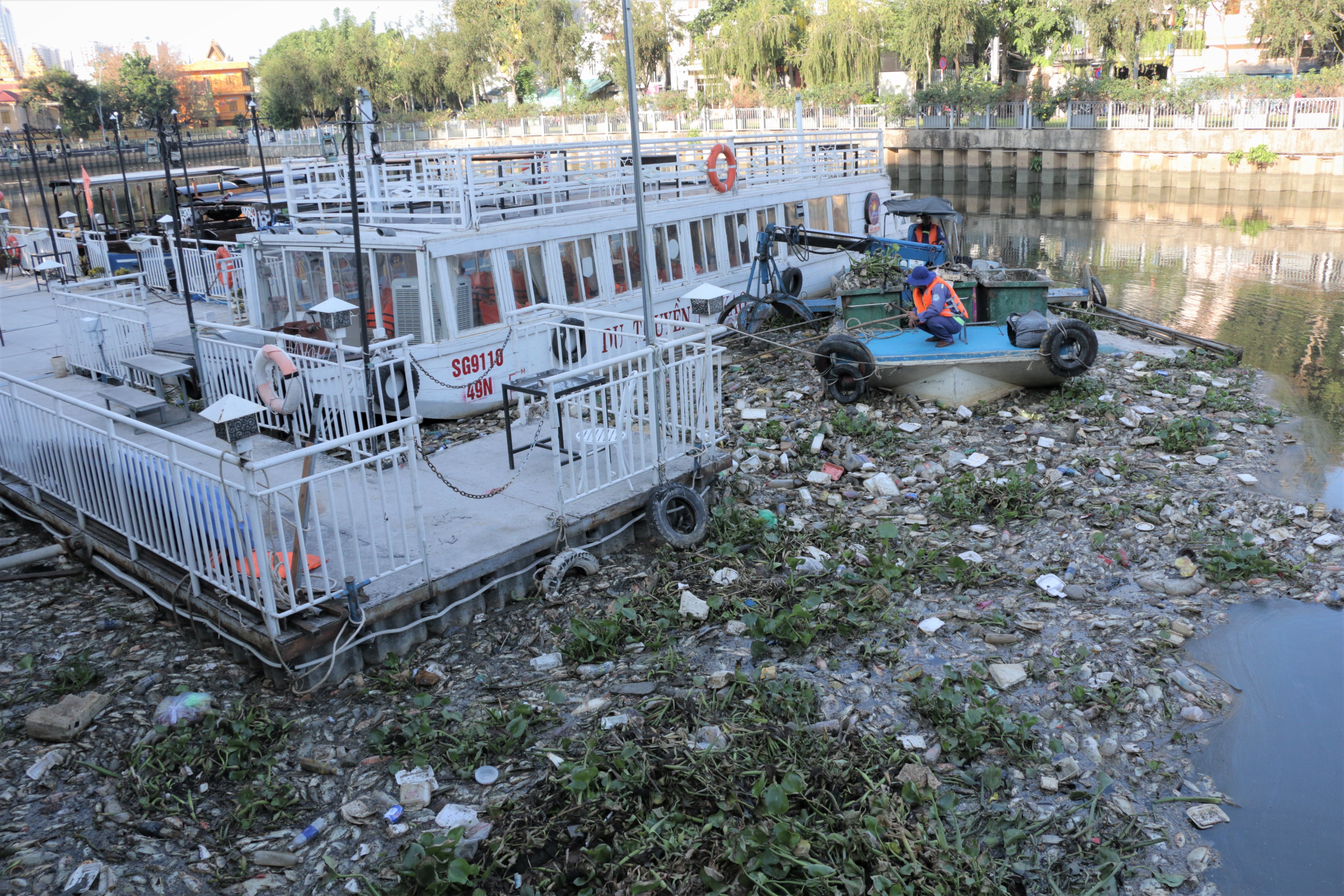 ca chet sau mua lon anh 1