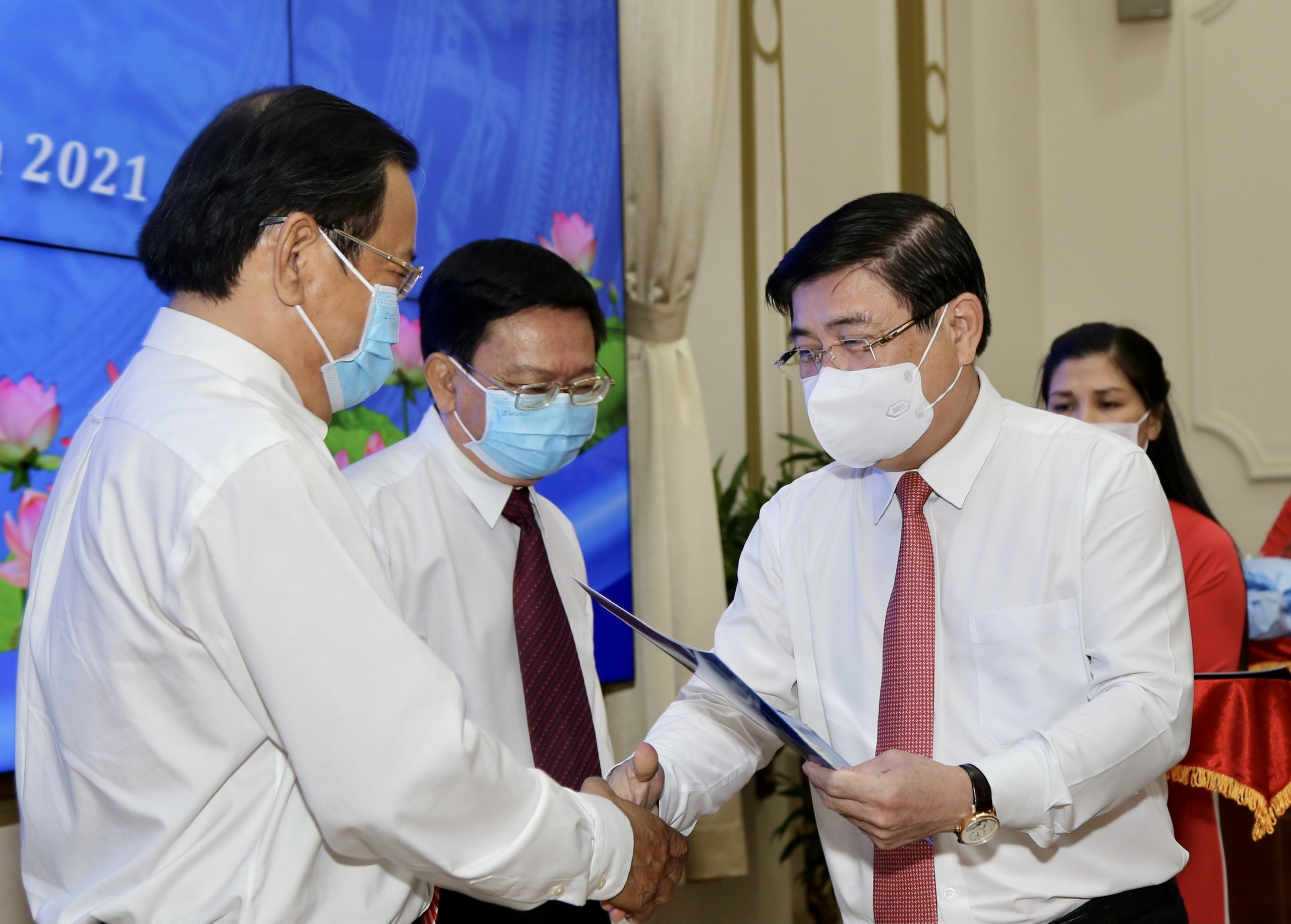 Cong bo thanh lap 5 bao, tap chi thuoc UBND TP.HCM hinh anh