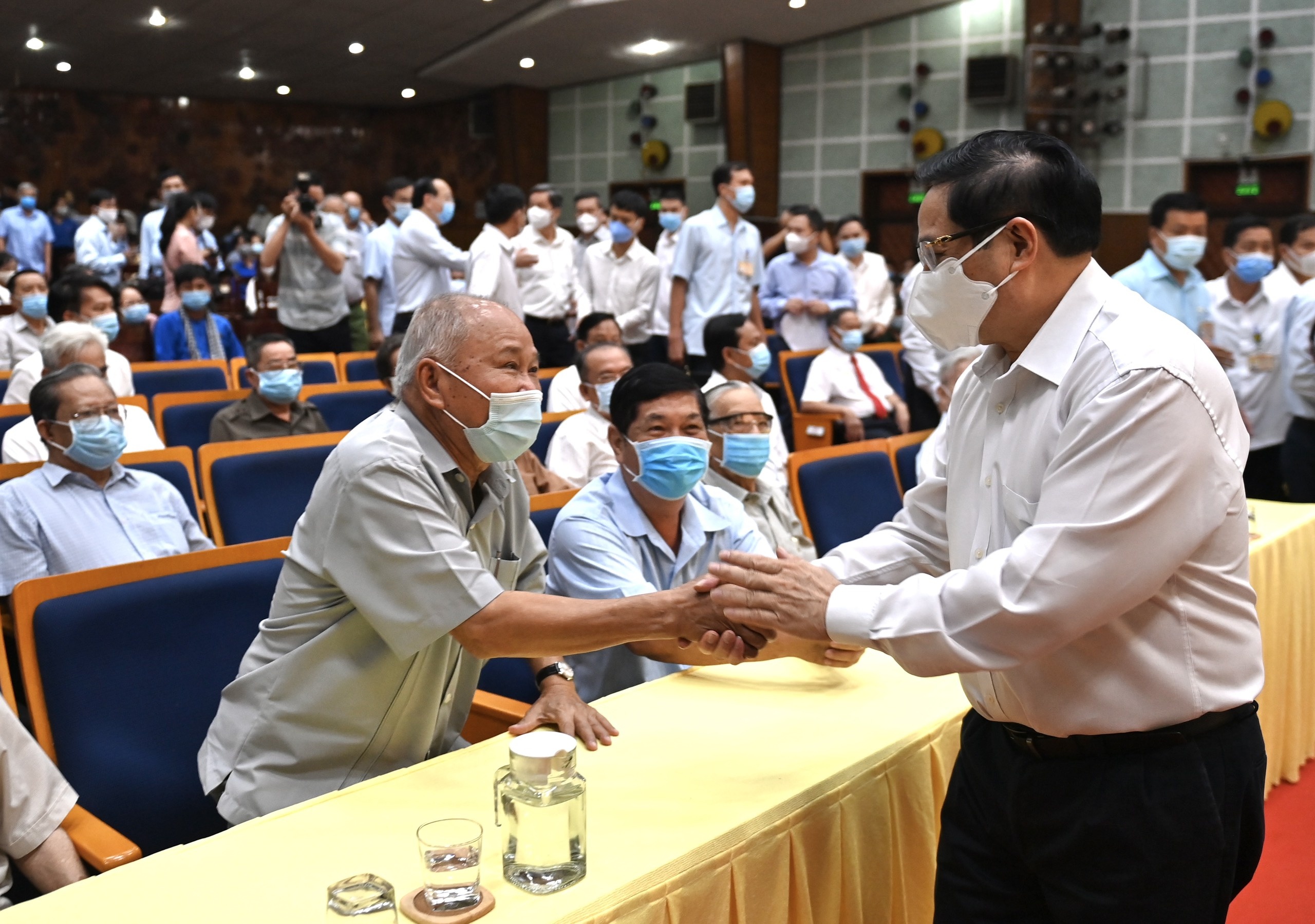 Thu tuong tiep xuc cu tri anh 2