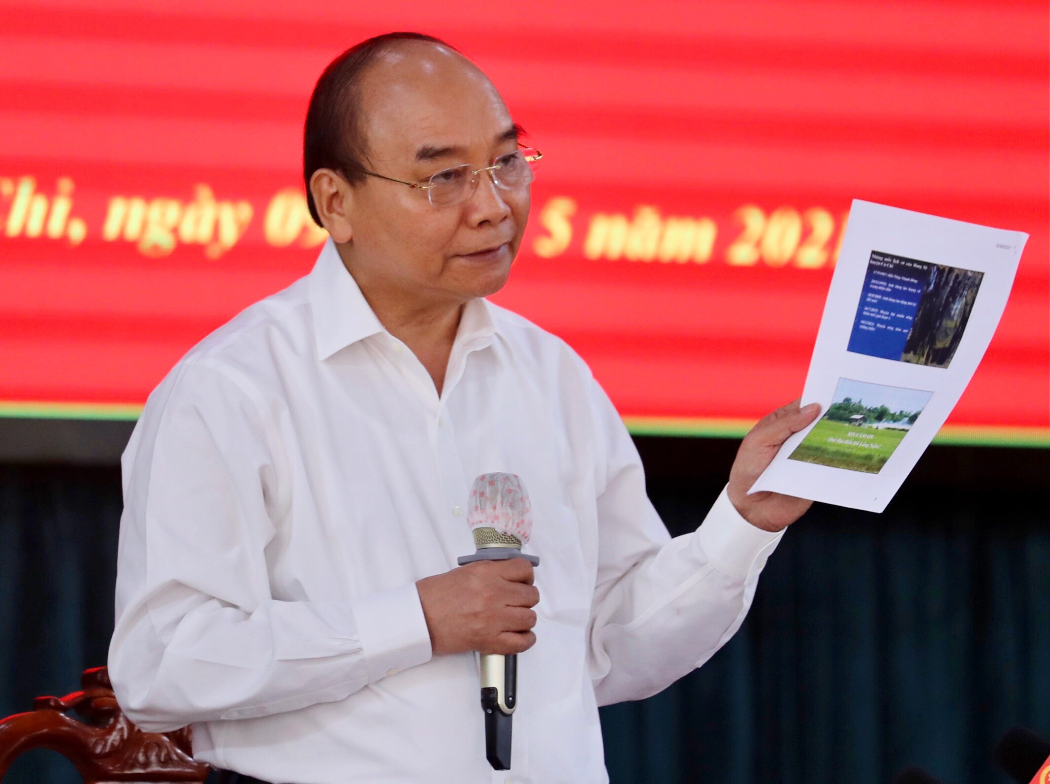 tiep xuc cu tri truoc bau cu anh 1