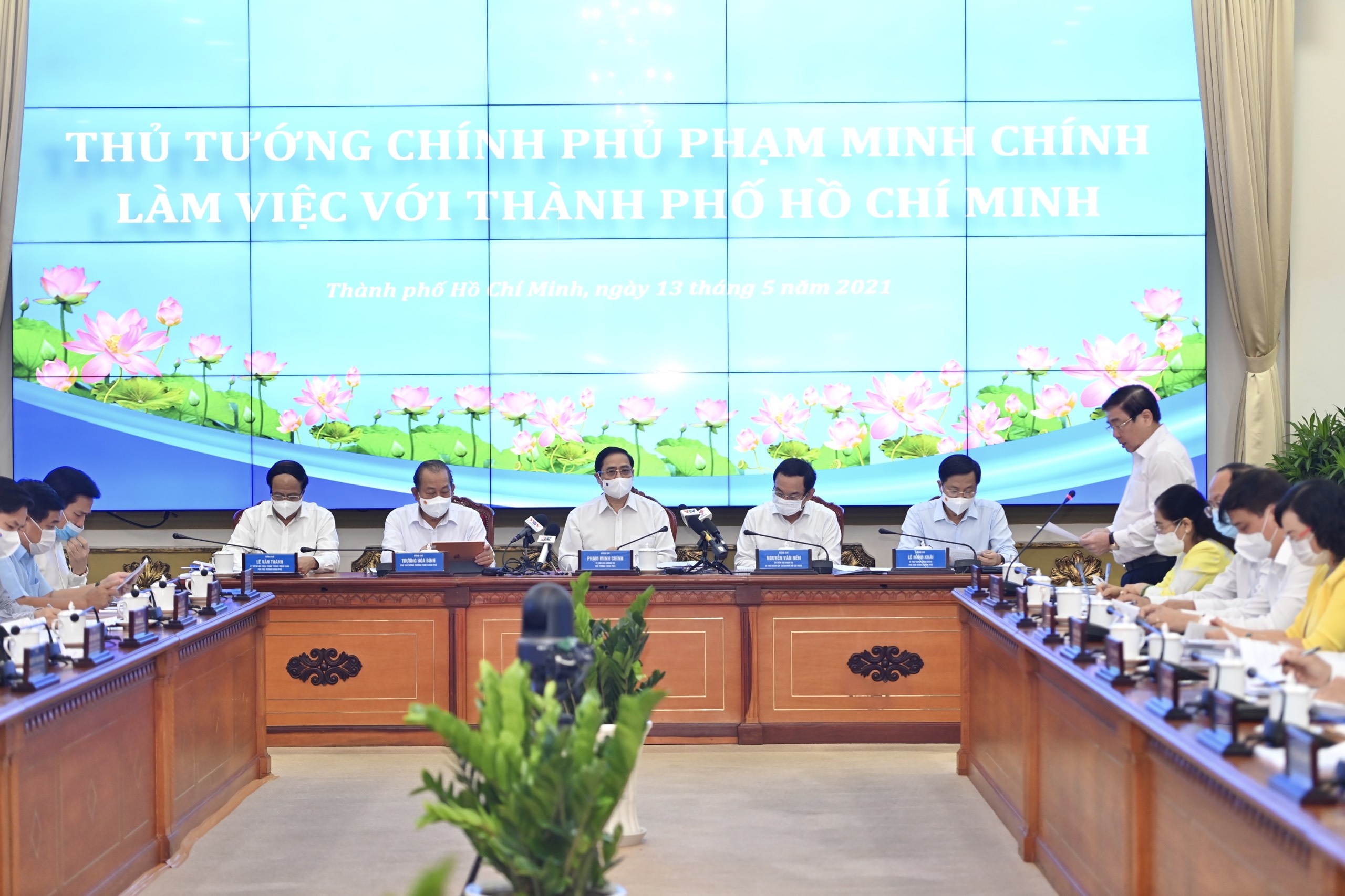 Thu tuong Pham Minh Chinh lam viec voi TP.HCM anh 3