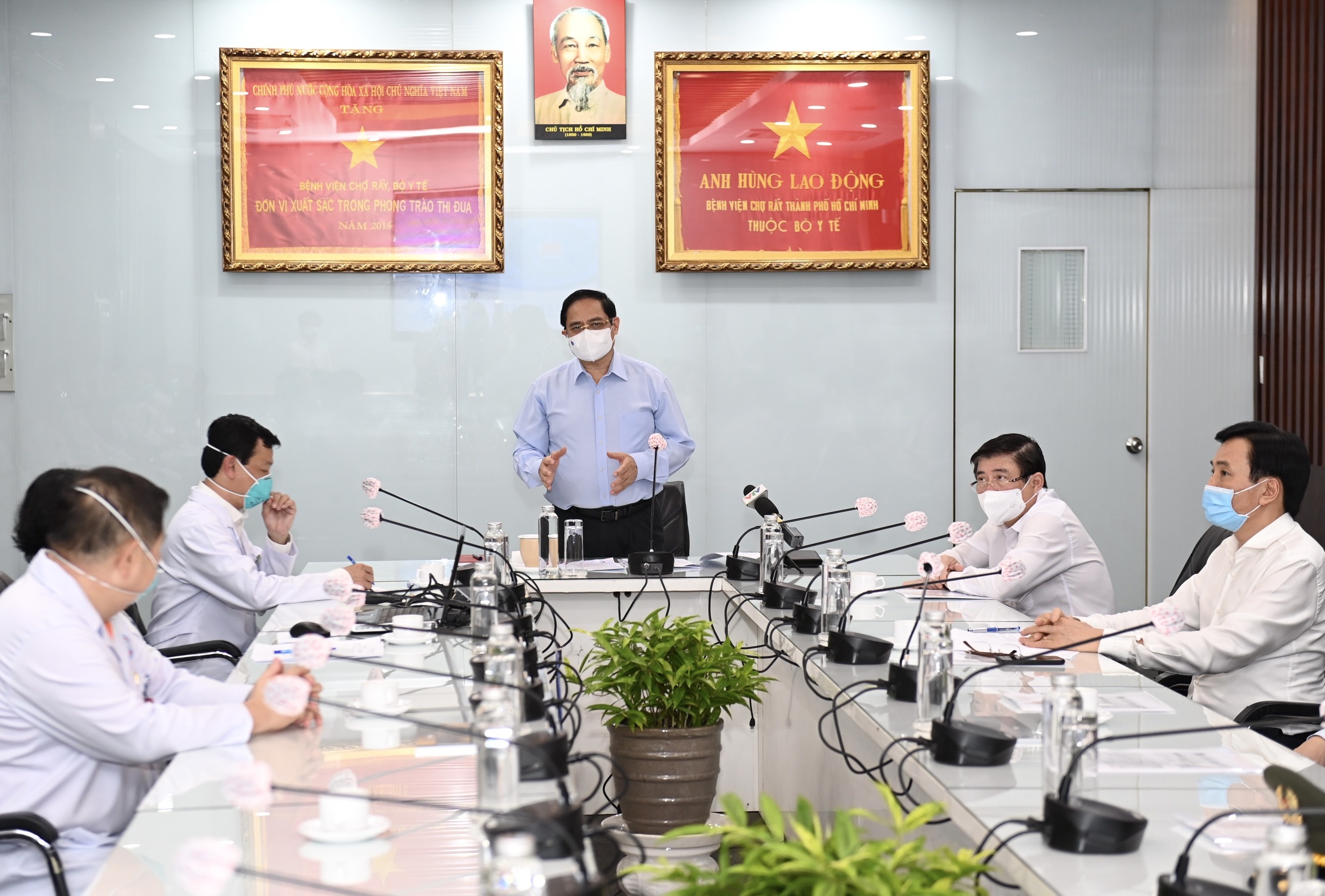 Thu tuong Pham Minh Chinh lam viec voi TP.HCM anh 11