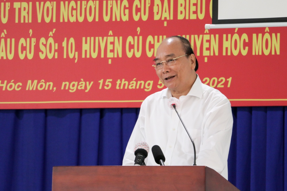 Chu tich nuoc tiep xuc cu tri anh 1