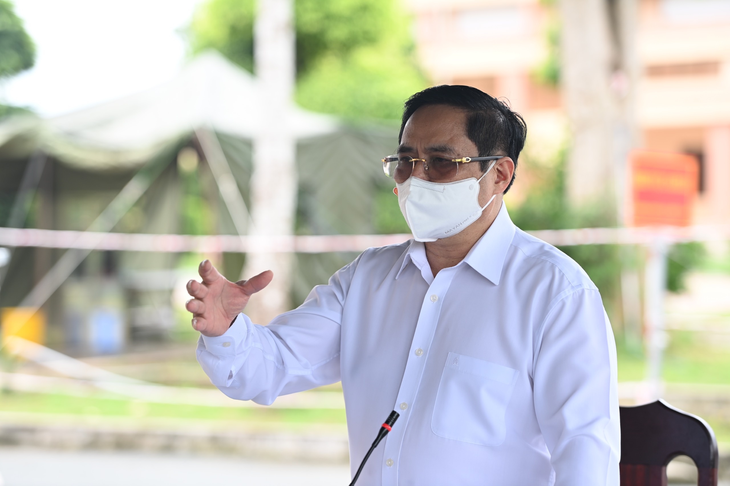 Thu tuong Pham Minh Chinh kiem tra khu cach ly cua quan doi hinh anh