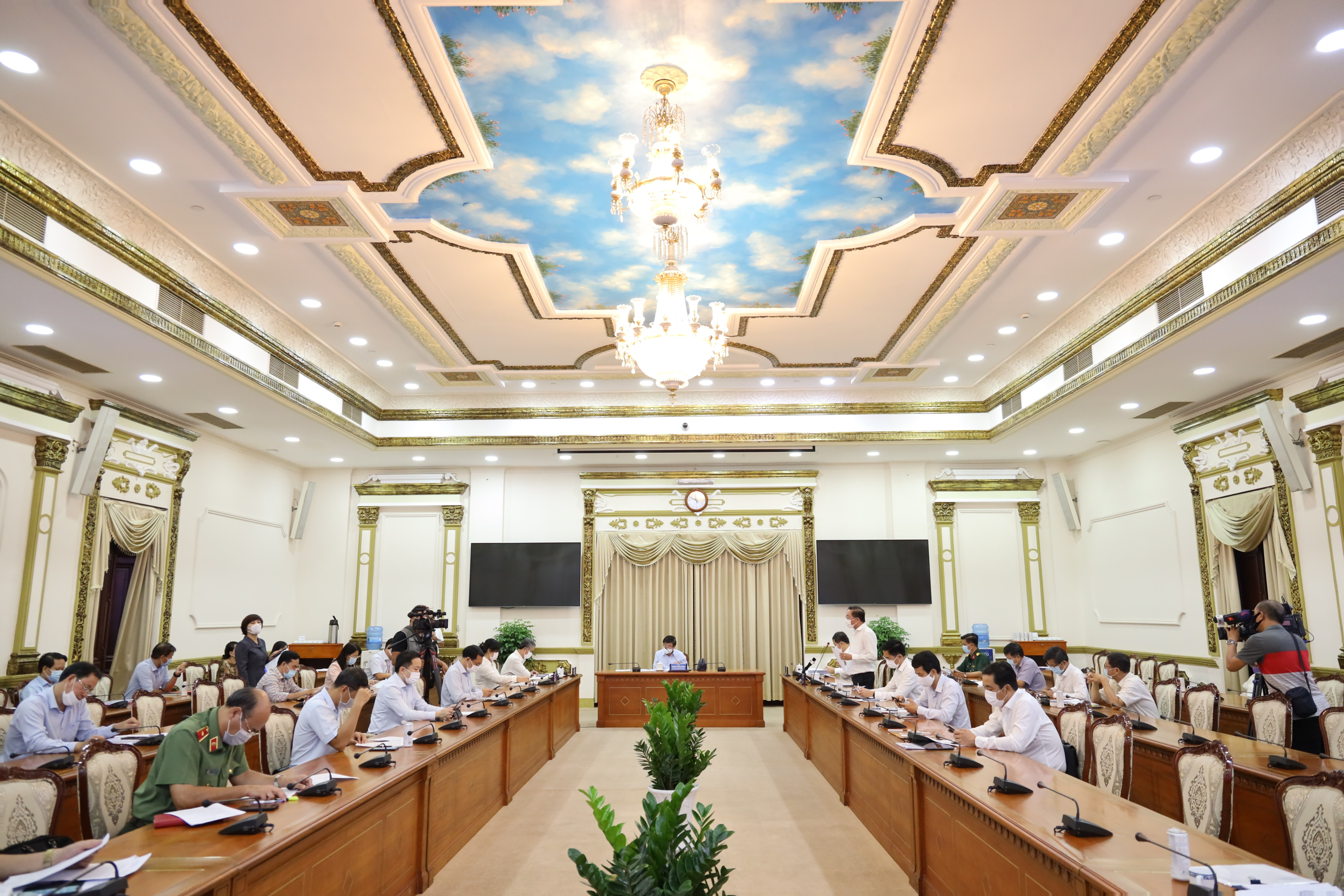 dich Covid-19 bung phat tai TP.HCM anh 1